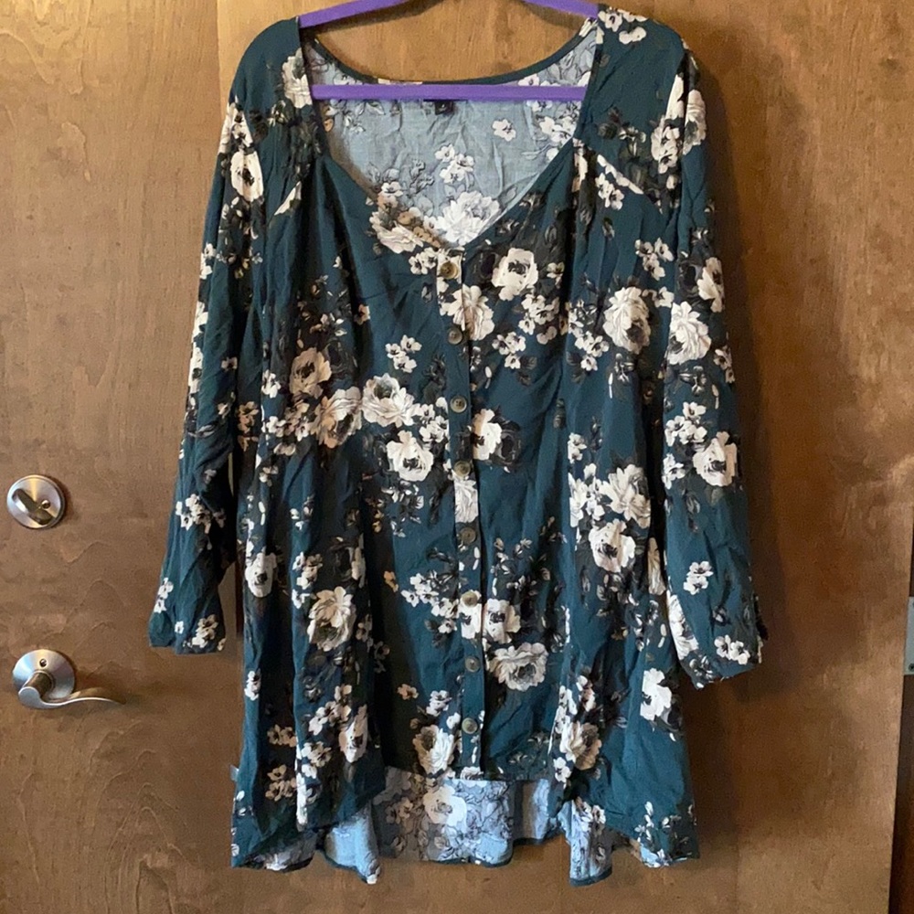 Torrid floral blouse